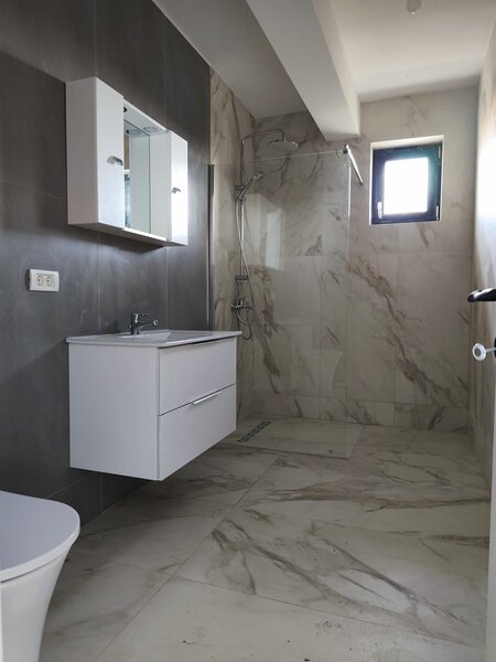 Gulia casa top 4 camere 2 bai placa, aproape de padure merita vazuta