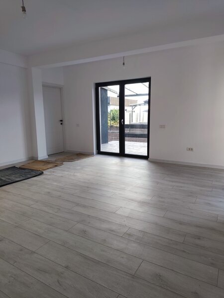 Gulia casa top 4 camere 2 bai placa, aproape de padure merita vazuta